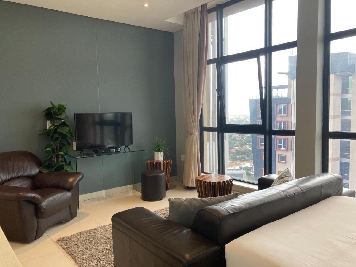 Urban Awe Apartment- Itowers 18Th Floor Γκαμπορόνε Εξωτερικό φωτογραφία