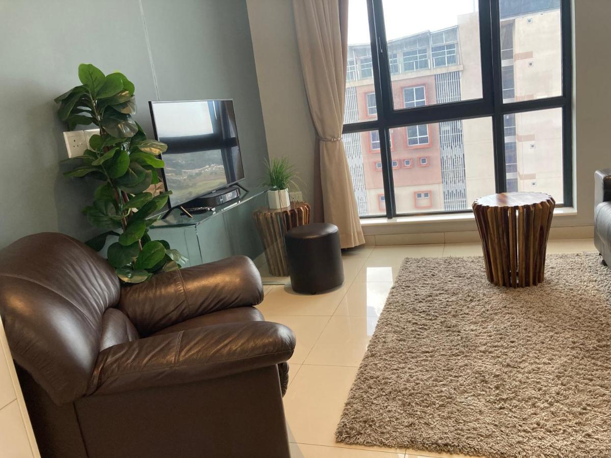 Urban Awe Apartment- Itowers 18Th Floor Γκαμπορόνε Εξωτερικό φωτογραφία