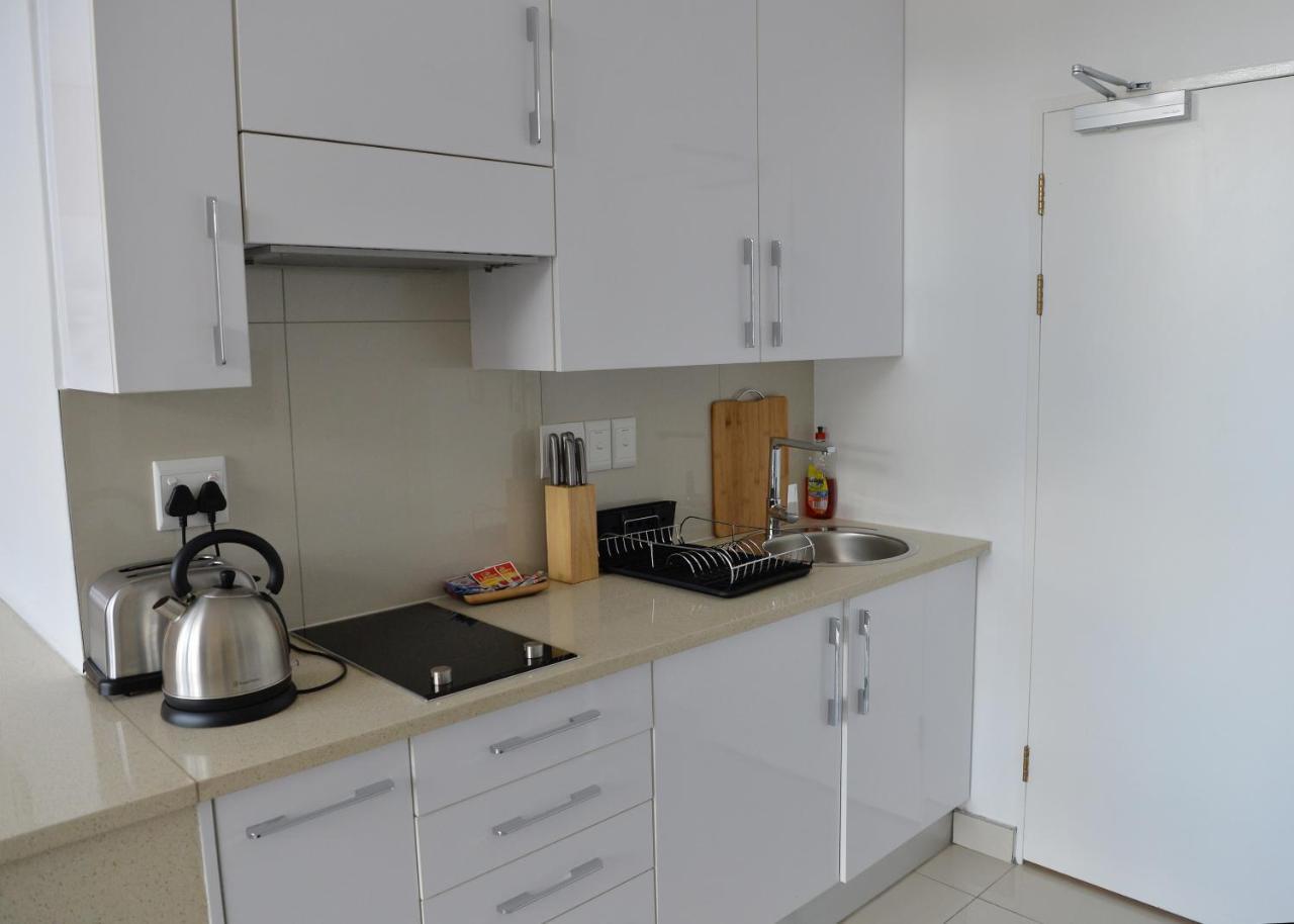 Urban Awe Apartment- Itowers 18Th Floor Γκαμπορόνε Εξωτερικό φωτογραφία